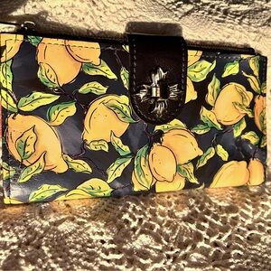 Patricia Nash Marene Floret Twist Lock Wallet in the Positano Limon print. NWT